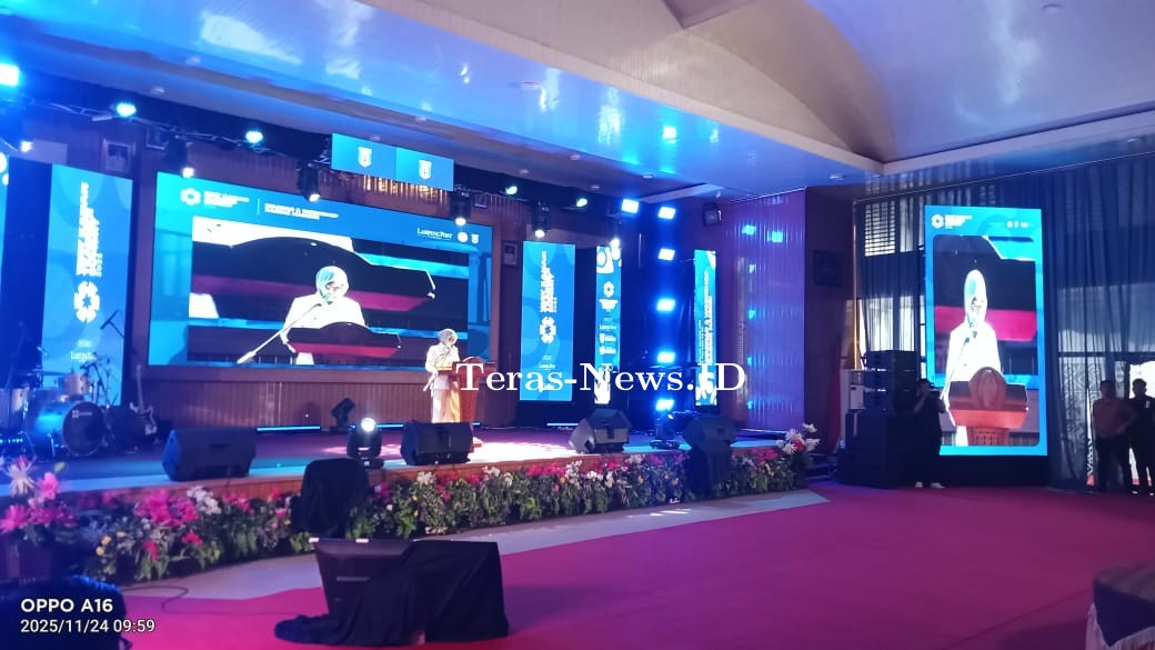 Seminar dan Workshop Summit 2025 Dalam Rangka HUT PGRI KE 80 dan HGN Mengusung Tema \"Guru Hebat, Indonesia Kuat\"