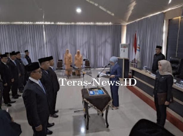 Bupati Ayu Asalasiyah Lantik Ketiga Pejabat dan Pengambilan Sumpah Jabatan Tinggi Pratama